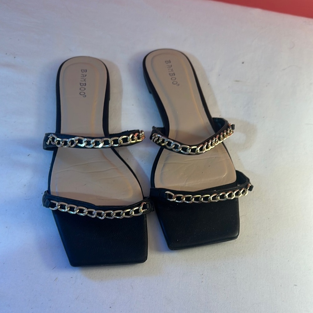 Bamboo black with gold chain size 8.5 flats